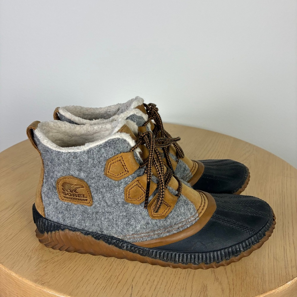 Sorel Out N About Plus Waterproof Felt Leather Duck Boots Women's 9 Winter Fall